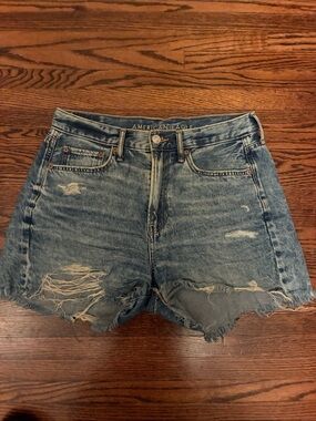 American Eagle Outfitters Women's Distressed Light Blue Denim Shorts size 4